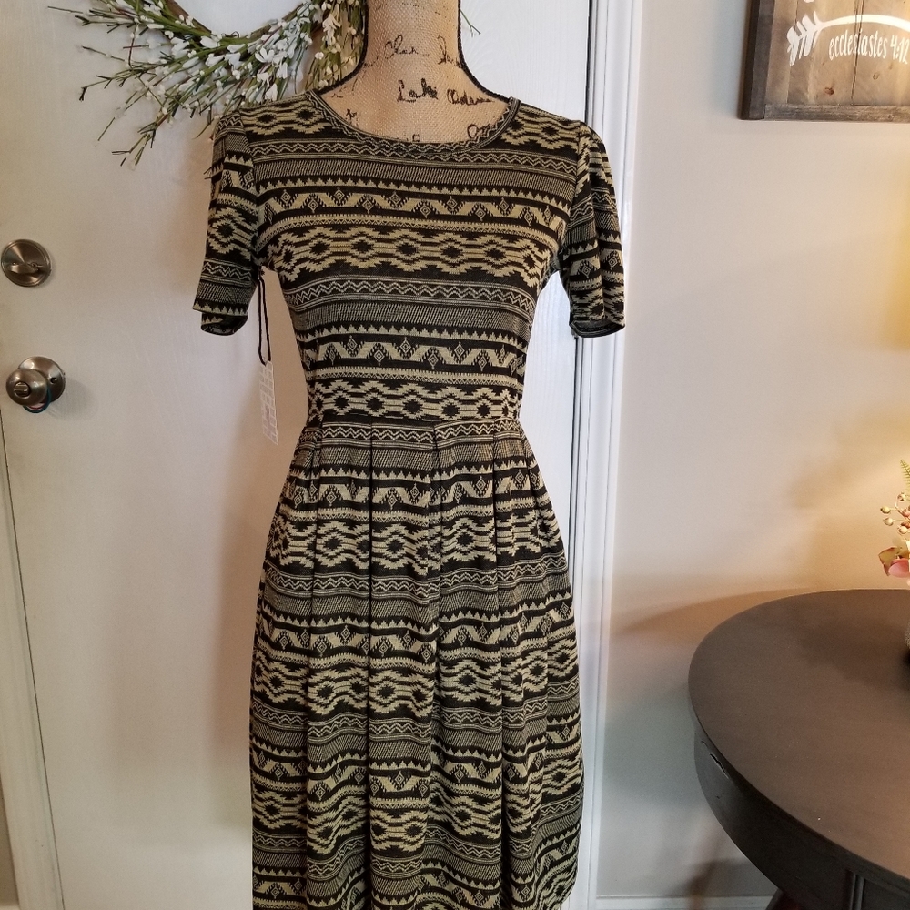 NWT LuLaRoe Amelia